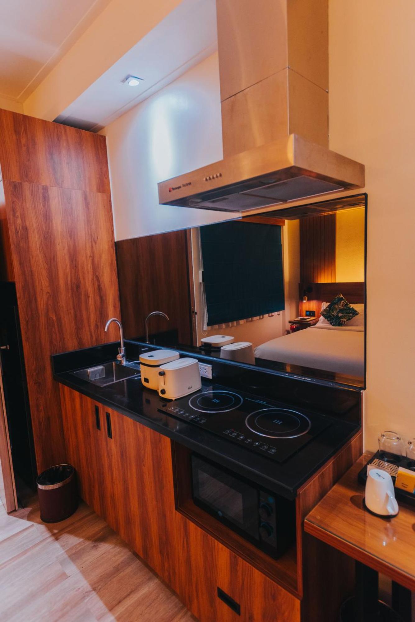 Surestay Studio By Best Western Clarkview Angeles City Экстерьер фото