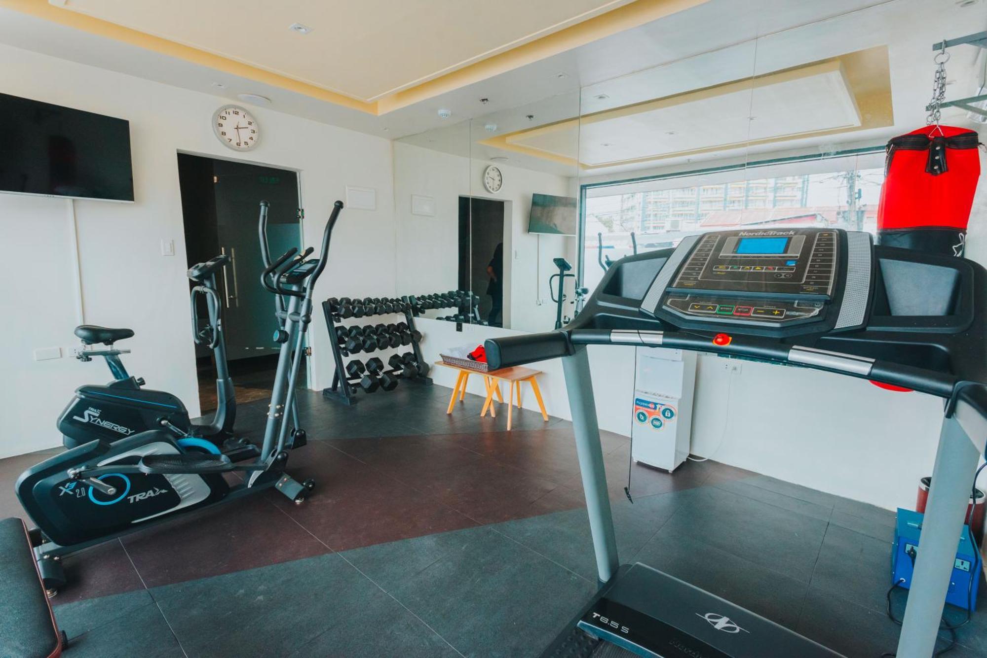 Surestay Studio By Best Western Clarkview Angeles City Экстерьер фото